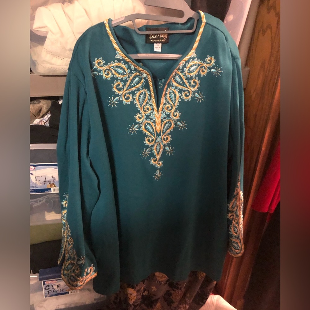Stunning Bob Mackie Embroidered Tunic Top- 637 $65 or $50 w/offer